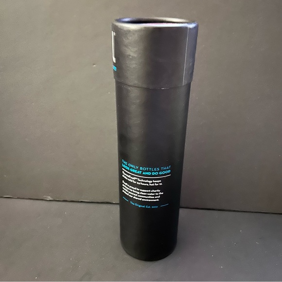 S’well insulated stainless steel water bottle 17 oz/500 ml - Wenge Wood - Picture 4 of 9